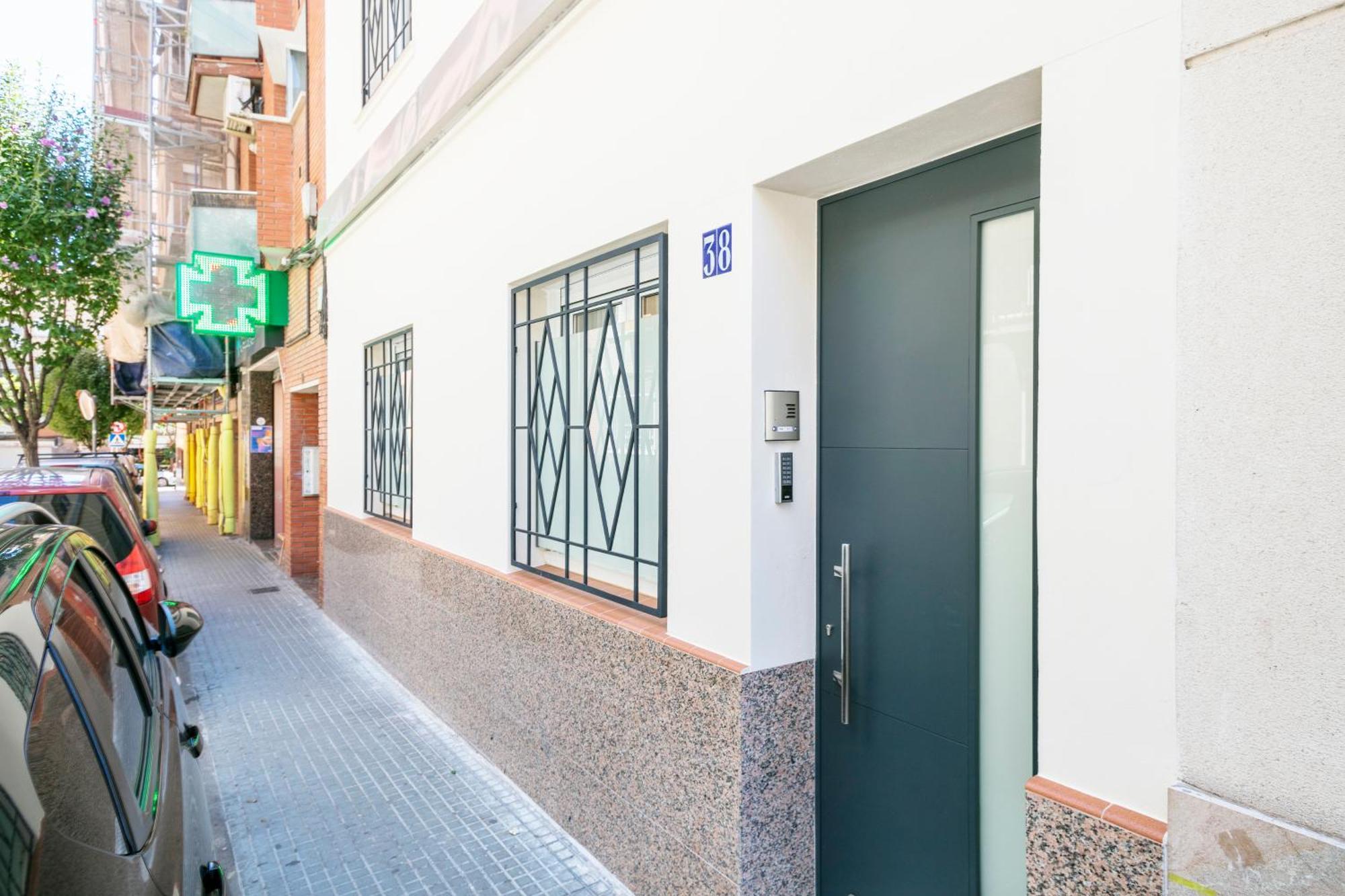Boutique Plaza Catalonia Cornella Apartment *